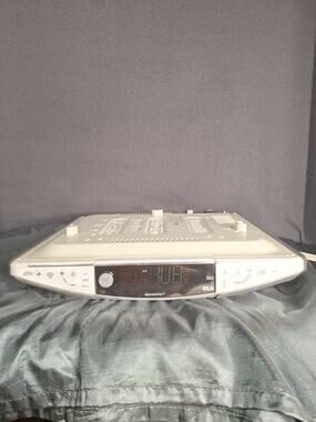 GE Slim CD Spacemaker 7-5330 Under The Cabinet Digital AM/FM Tuner Works